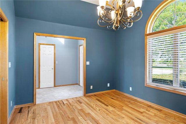 1720 Paddock Drive, Kearney, MO 64060