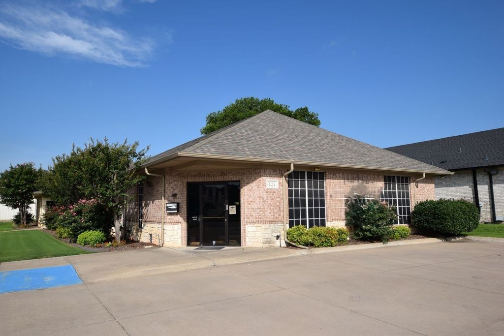 121 NW Newton Drive, Burleson, TX 76028