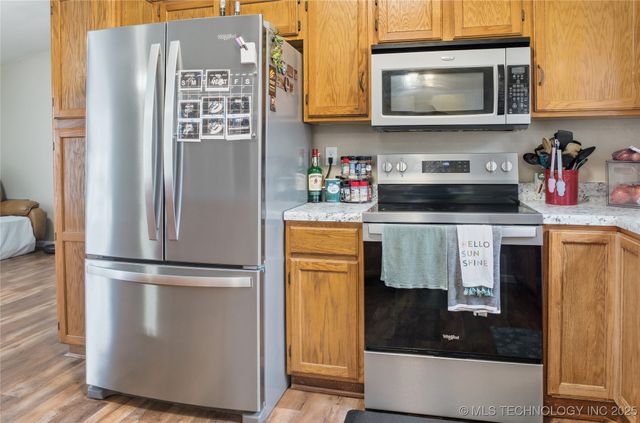 474677 E 611, Watts, OK 74964