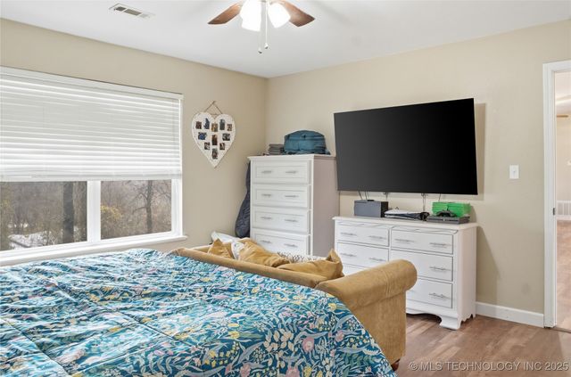 474677 E 611, Watts, OK 74964