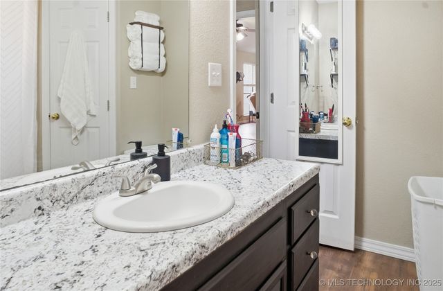 474677 E 611, Watts, OK 74964