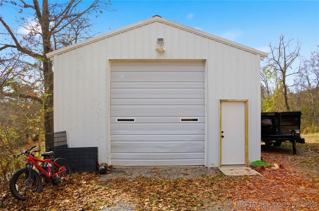 474677 E 611, Watts, OK 74964