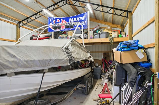 474677 E 611, Watts, OK 74964