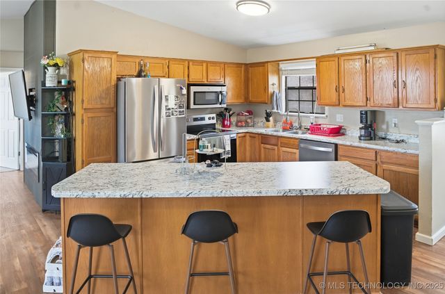 474677 E 611, Watts, OK 74964