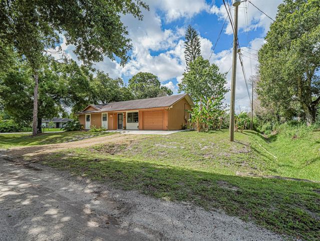 8745 24th Street, Vero Beach, FL 32966