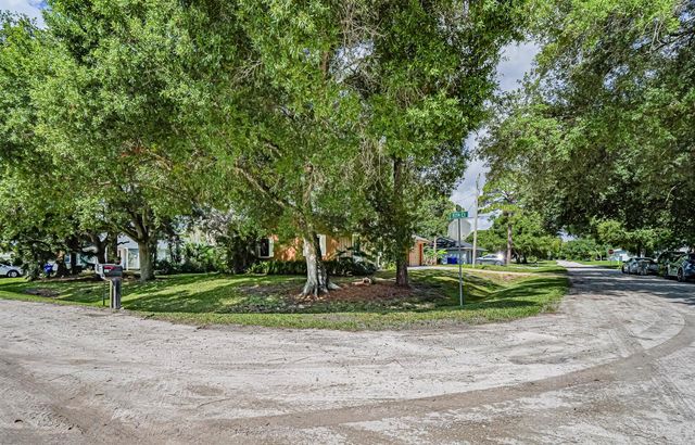 8745 24th Street, Vero Beach, FL 32966