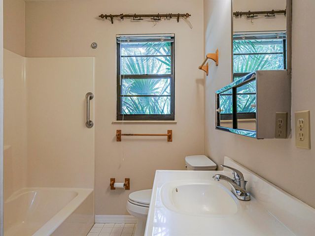 8745 24th Street, Vero Beach, FL 32966