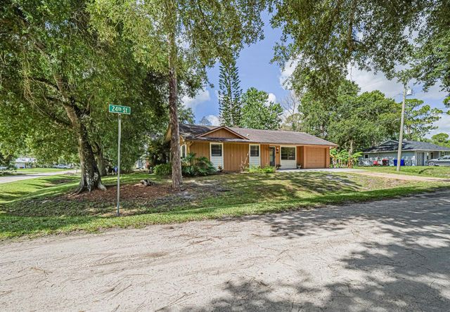 8745 24th Street, Vero Beach, FL 32966