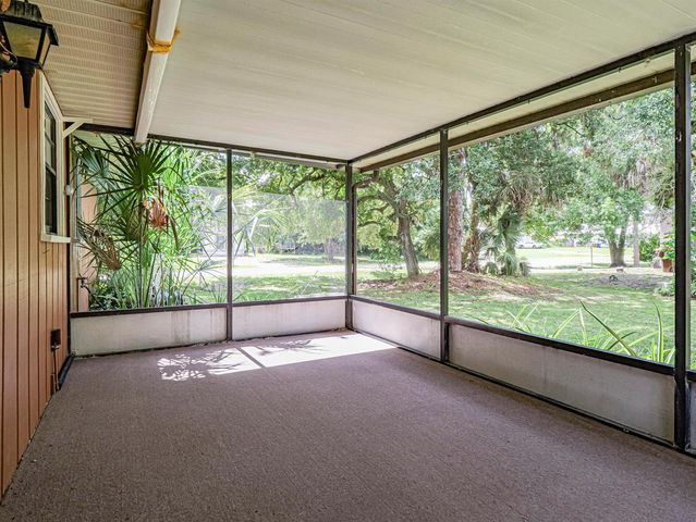 8745 24th Street, Vero Beach, FL 32966