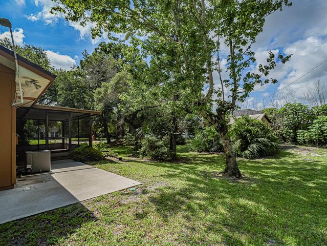 8745 24th Street, Vero Beach, FL 32966