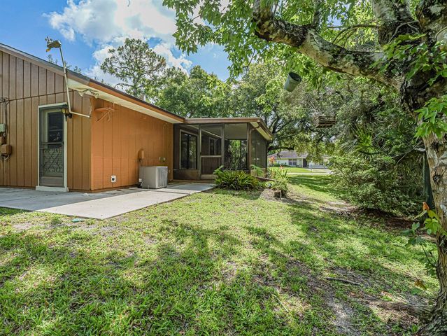 8745 24th Street, Vero Beach, FL 32966