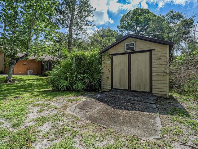 8745 24th Street, Vero Beach, FL 32966