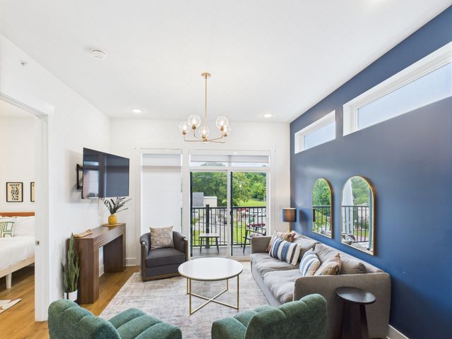 4810 Gallatin Pike Apt 301, Nashville, TN 37216
