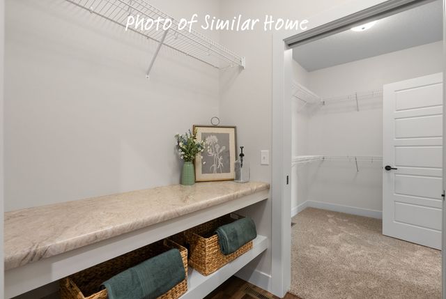 604 15TH Street N, Leclaire, IA 52753