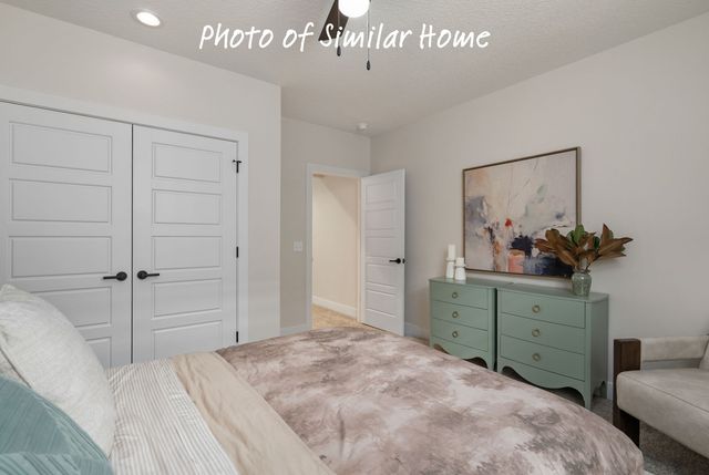 604 15TH Street N, Leclaire, IA 52753