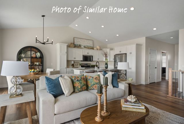 604 15TH Street N, Leclaire, IA 52753