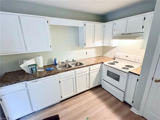 602 Westbrook Court, Archdale, NC 27263