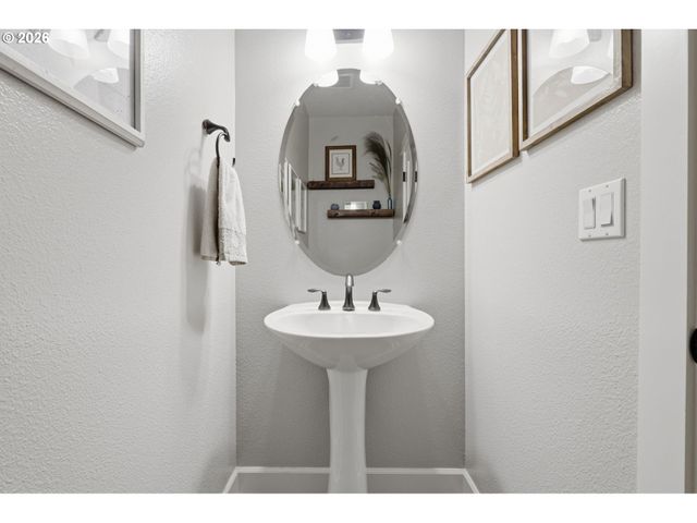 5001 Nw 137TH Way, Vancouver, WA 98685