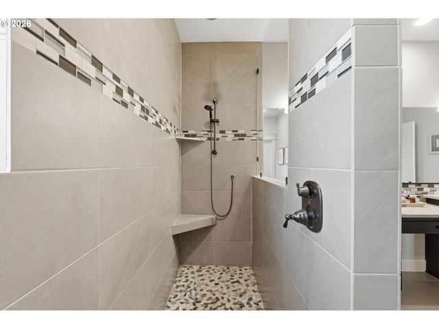 5001 Nw 137TH Way, Vancouver, WA 98685