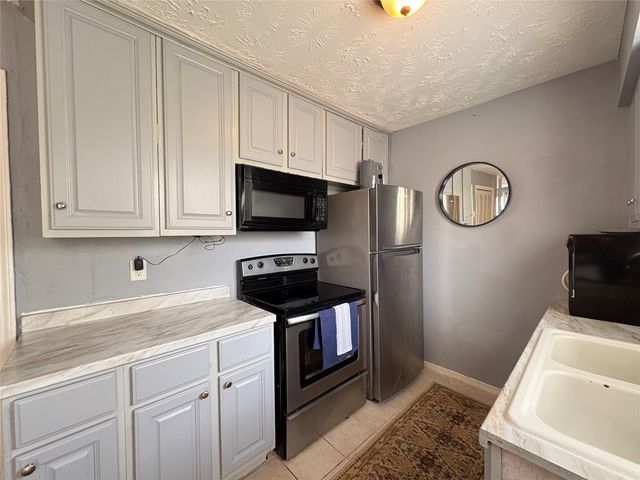 17119 Blackhawk Boulevard, Friendswood, TX 77546