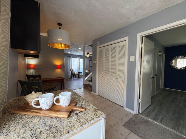 17119 Blackhawk Boulevard, Friendswood, TX 77546