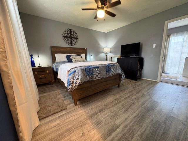 17119 Blackhawk Boulevard, Friendswood, TX 77546