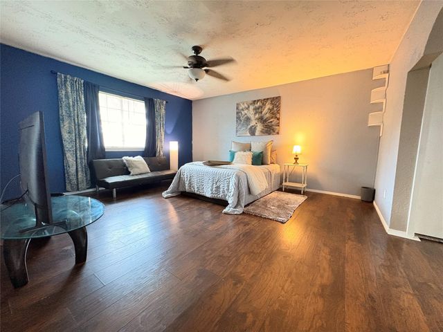 17119 Blackhawk Boulevard, Friendswood, TX 77546