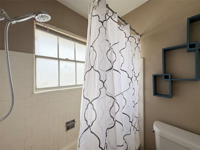 17119 Blackhawk Boulevard, Friendswood, TX 77546