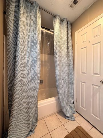 17119 Blackhawk Boulevard, Friendswood, TX 77546