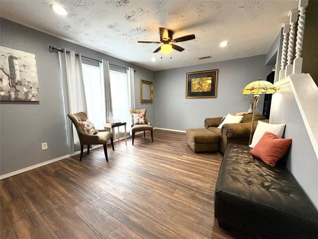 17119 Blackhawk Boulevard, Friendswood, TX 77546