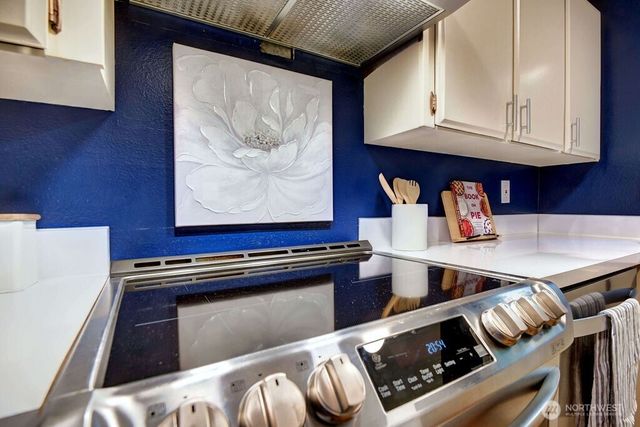 13045 15th Avenue NE, Seattle, WA 98125