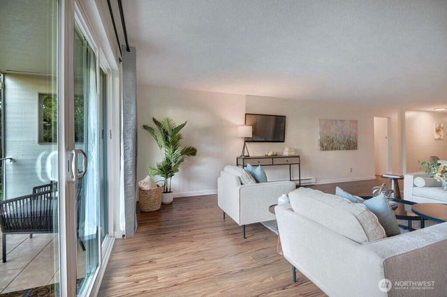 13045 15th Avenue NE, Seattle, WA 98125