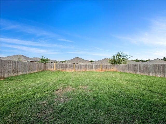 2717 Sugar Pine Drive, Yukon, OK 73099