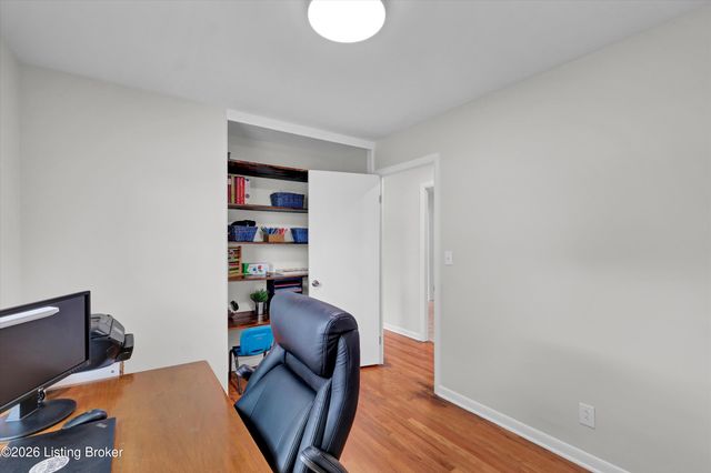 3812 Klondike Ln, Louisville, KY 40218