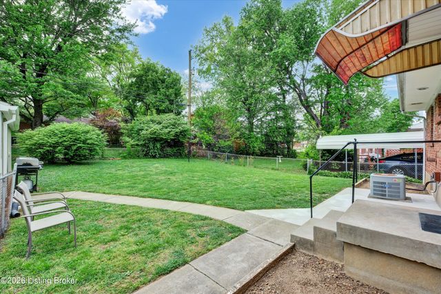 3812 Klondike Ln, Louisville, KY 40218