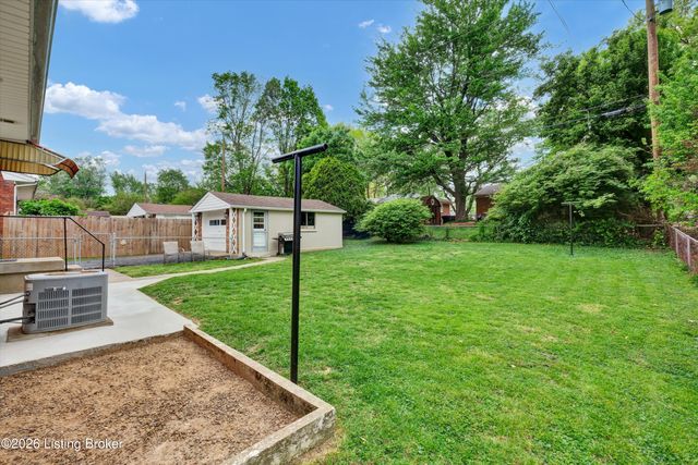 3812 Klondike Ln, Louisville, KY 40218