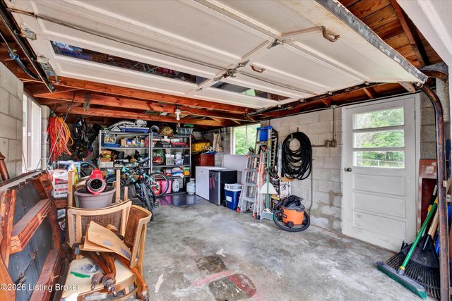 3812 Klondike Ln, Louisville, KY 40218