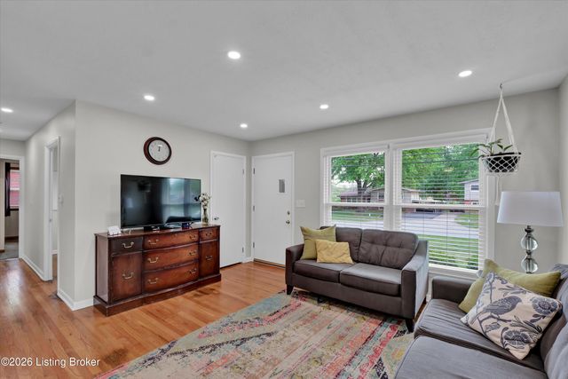 3812 Klondike Ln, Louisville, KY 40218