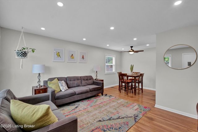 3812 Klondike Ln, Louisville, KY 40218
