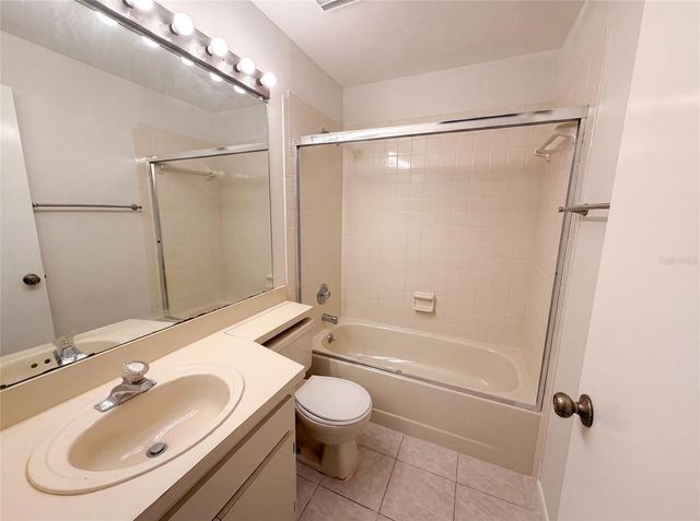 8613 COTTONWAY LANE, Tampa, FL 33635