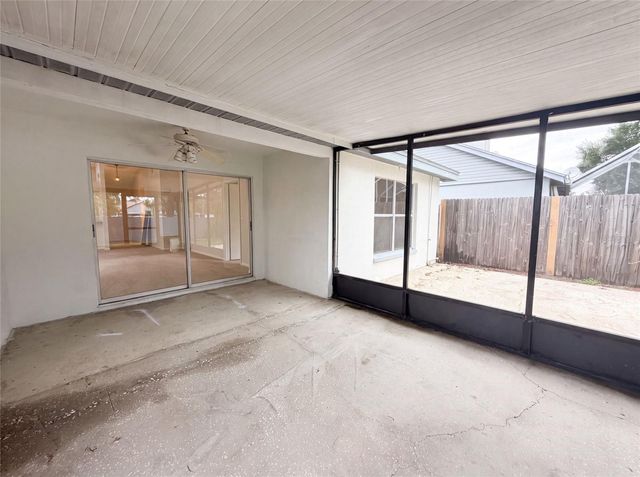 8613 COTTONWAY LANE, Tampa, FL 33635