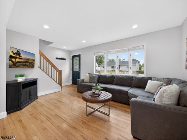 246 Hickory St, Washington Twp., NJ 07676
