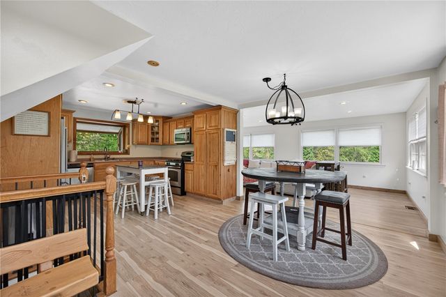 6424 Churchill Rd, Bethel Park, PA 15102