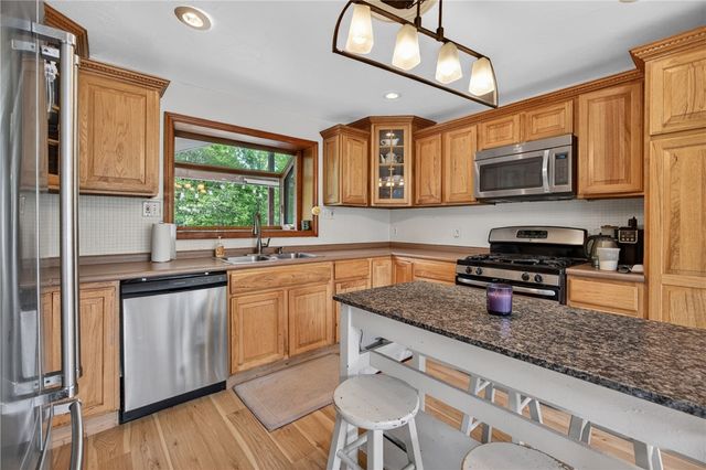 6424 Churchill Rd, Bethel Park, PA 15102