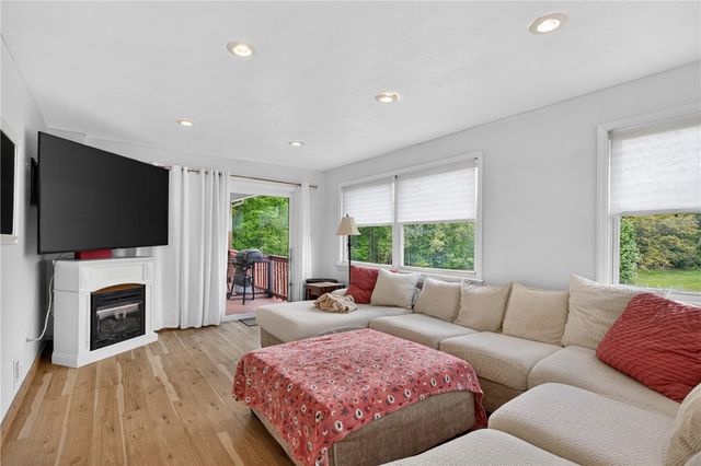 6424 Churchill Rd, Bethel Park, PA 15102