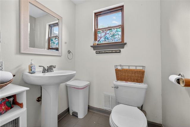 6424 Churchill Rd, Bethel Park, PA 15102