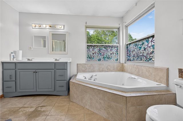 6424 Churchill Rd, Bethel Park, PA 15102