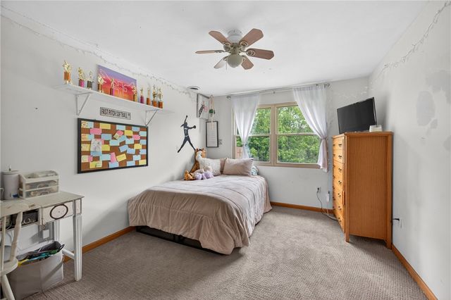 6424 Churchill Rd, Bethel Park, PA 15102