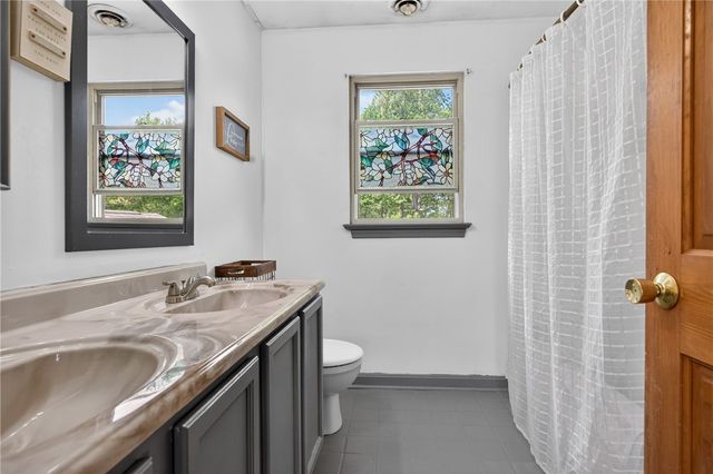 6424 Churchill Rd, Bethel Park, PA 15102