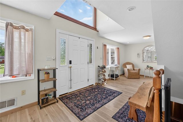 6424 Churchill Rd, Bethel Park, PA 15102